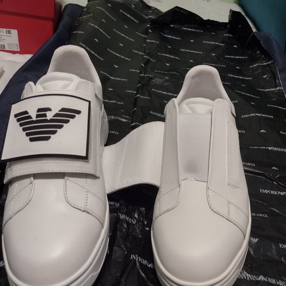 Emporio Armani Sneakers - Picture 3 of 16